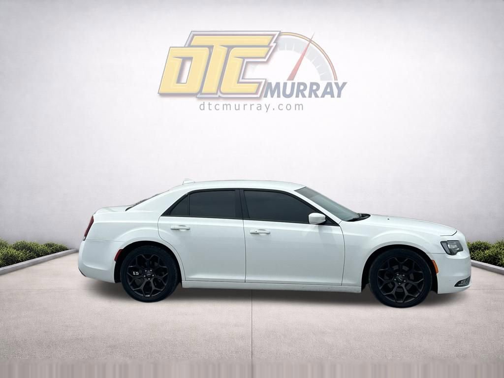Used 2019 Chrysler 300 S RWD image 2