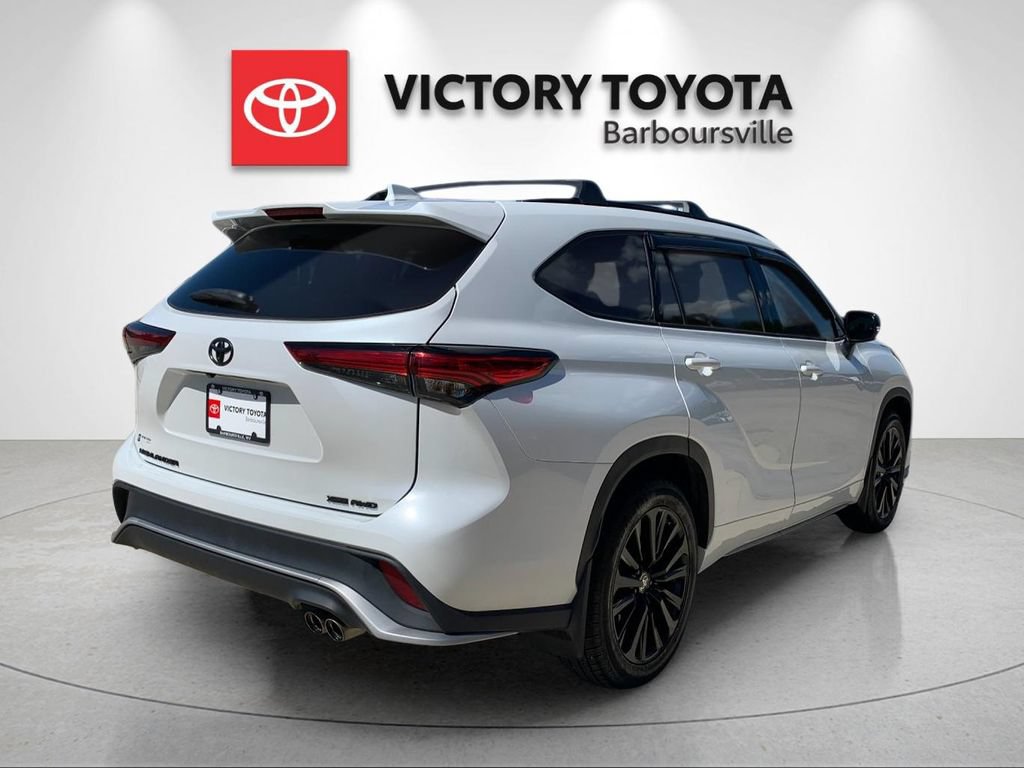 Used 2023 Toyota Highlander XSE AWD/4WD image 7
