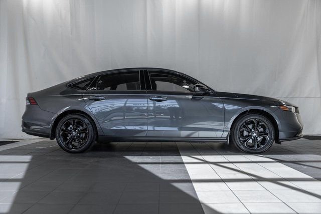 Used 2025 Honda Accord SE image 3