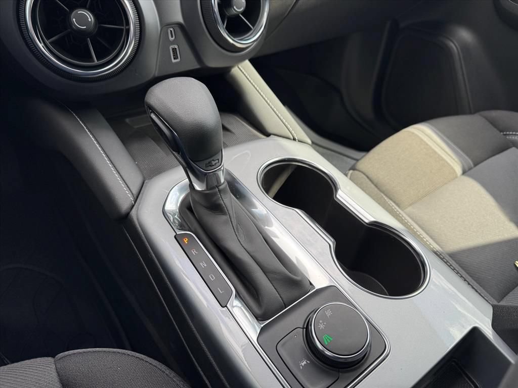 New 2025 Chevrolet Blazer LT w/ Convenience Package FWD image 16