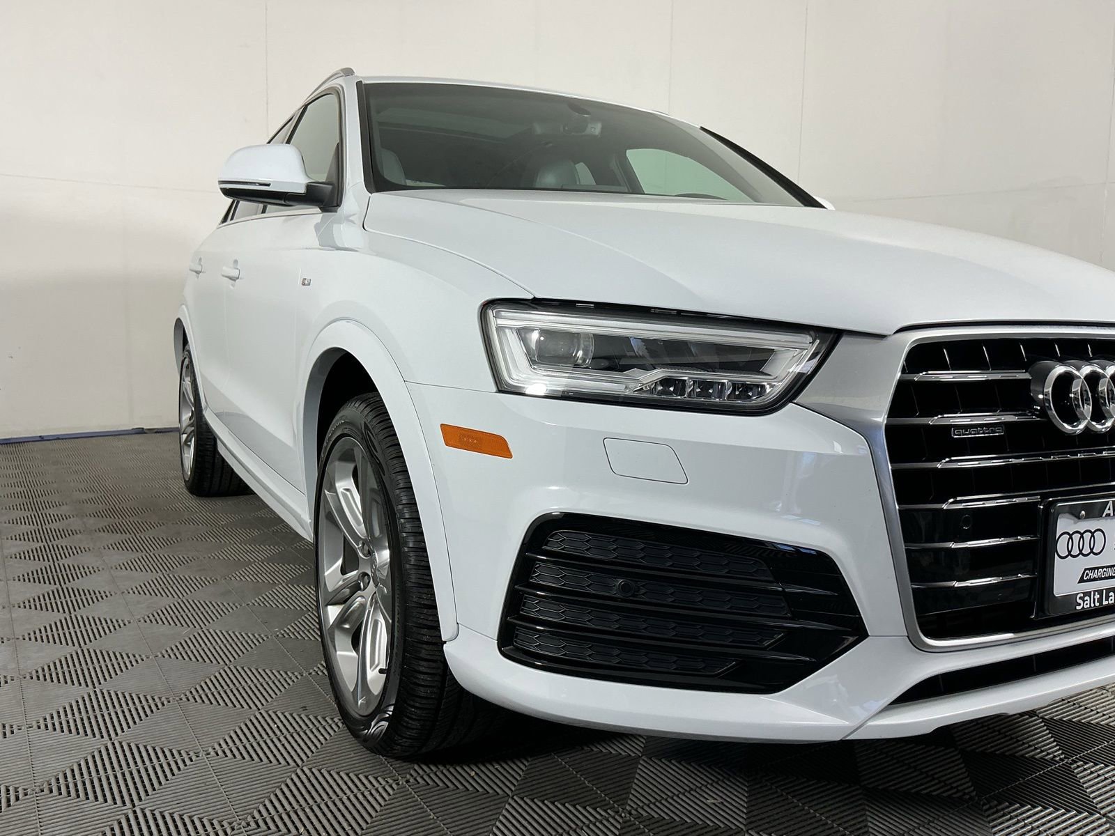 Used 2018 Audi Q3 2.0T Premium Plus w/ Premium Plus Package image 3