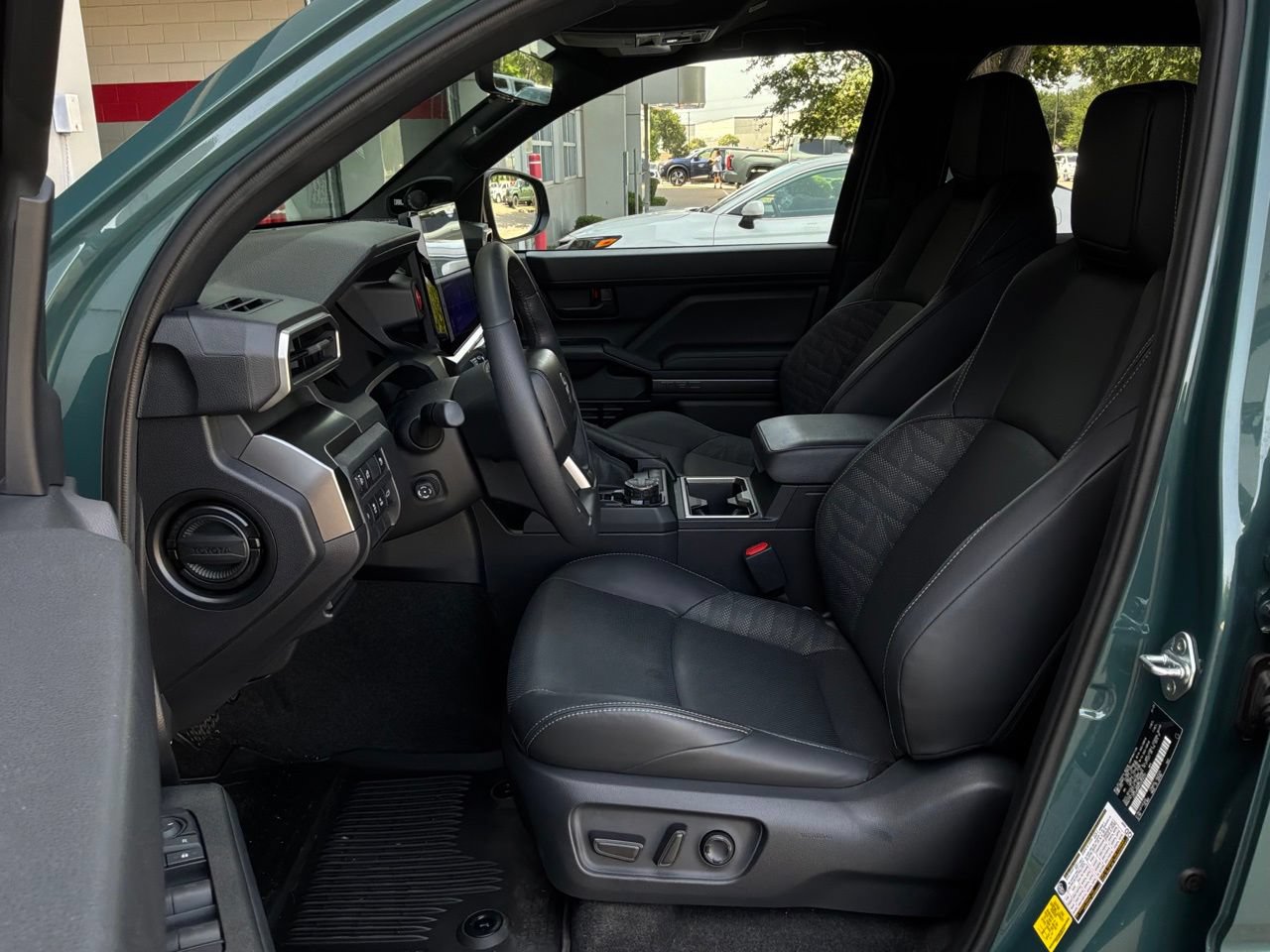 Used 2025 Toyota 4Runner TRD Off-Road Premium w/ Tow Technology Package AWD/4WD image 10