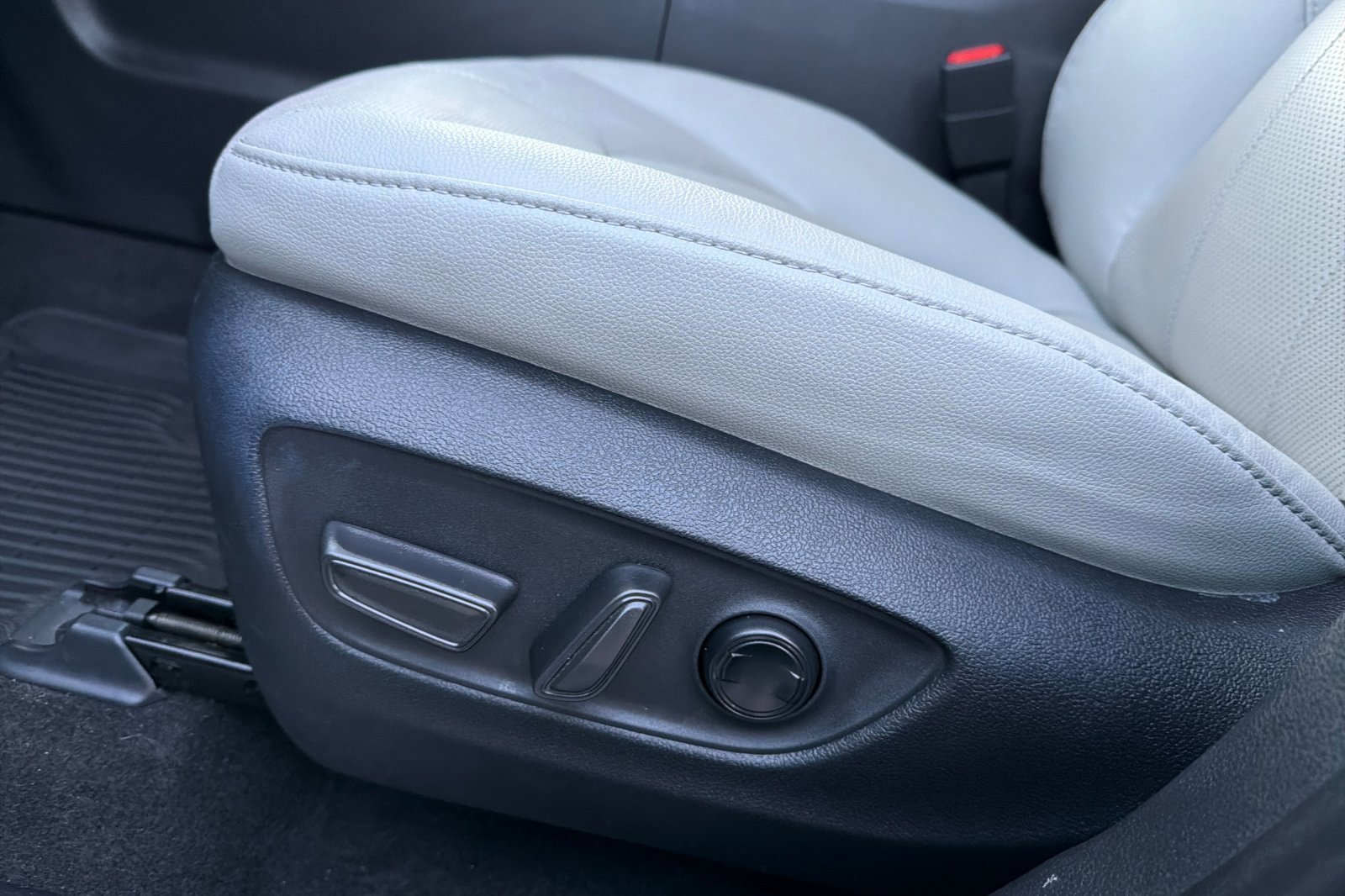 Used 2024 Toyota Grand Highlander Limited image 15