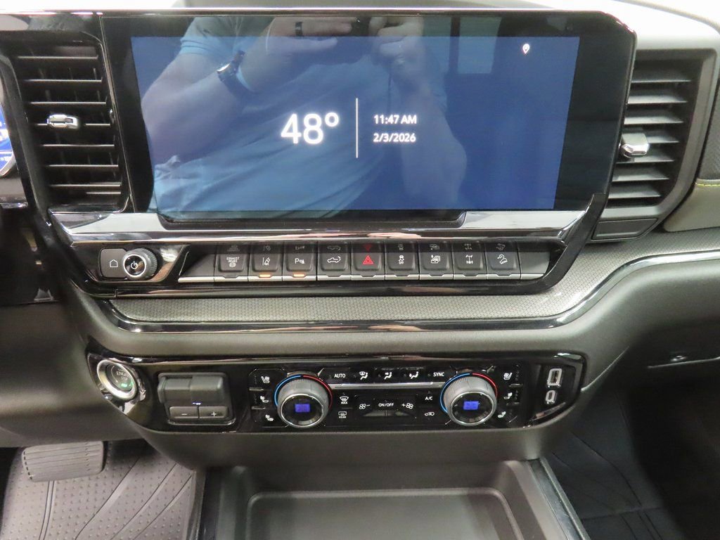 Used 2025 Chevrolet Silverado 2500 ZR2 w/ Technology Package image 16