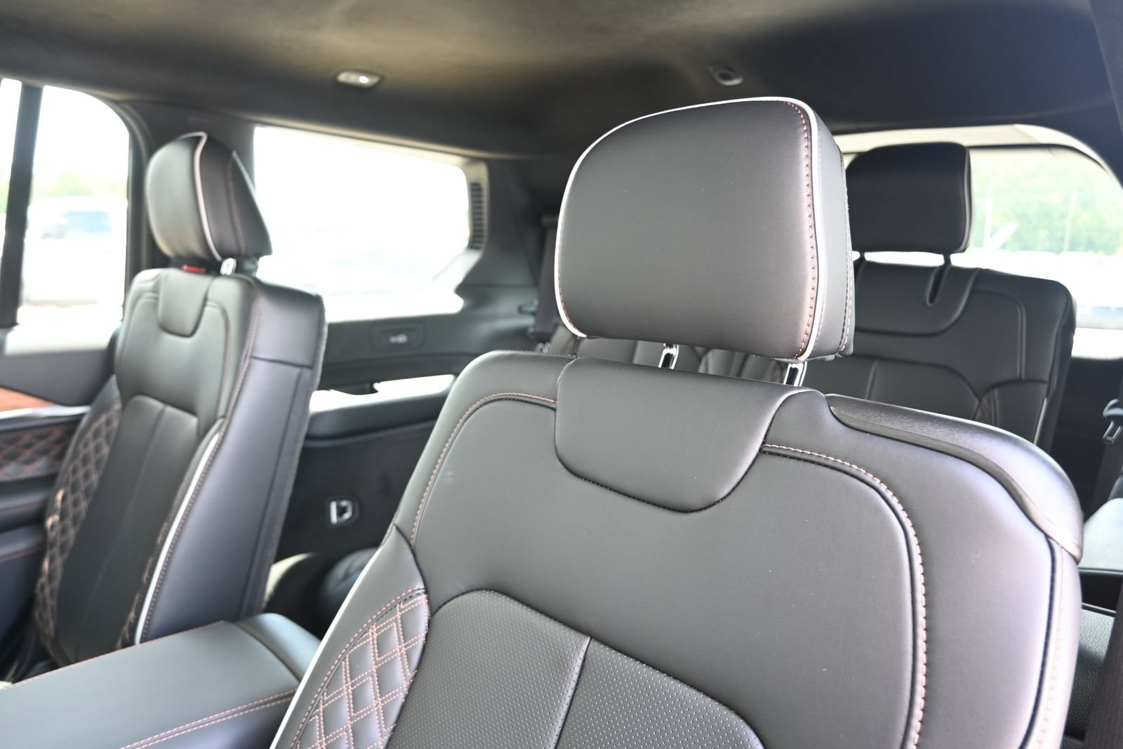 New 2026 Jeep Grand Cherokee L Summit AWD/4WD image 28