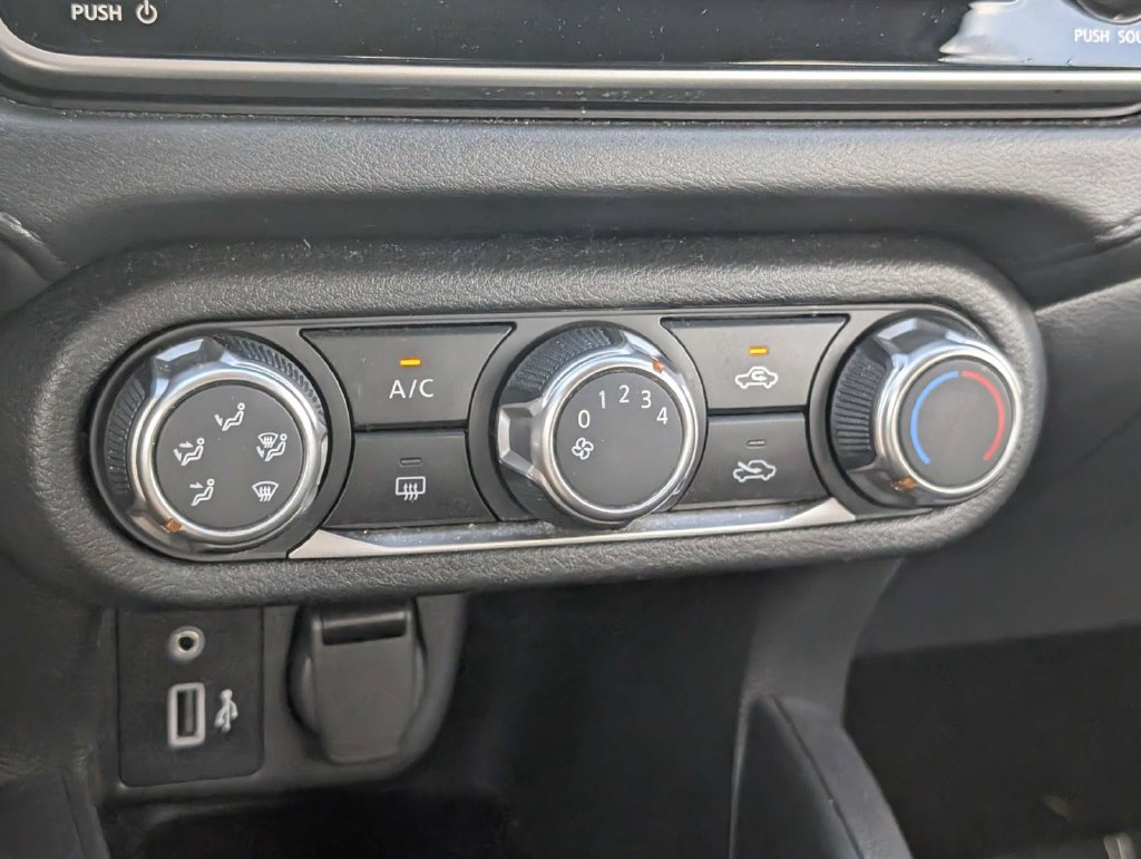 Used 2025 Nissan Versa S FWD image 21