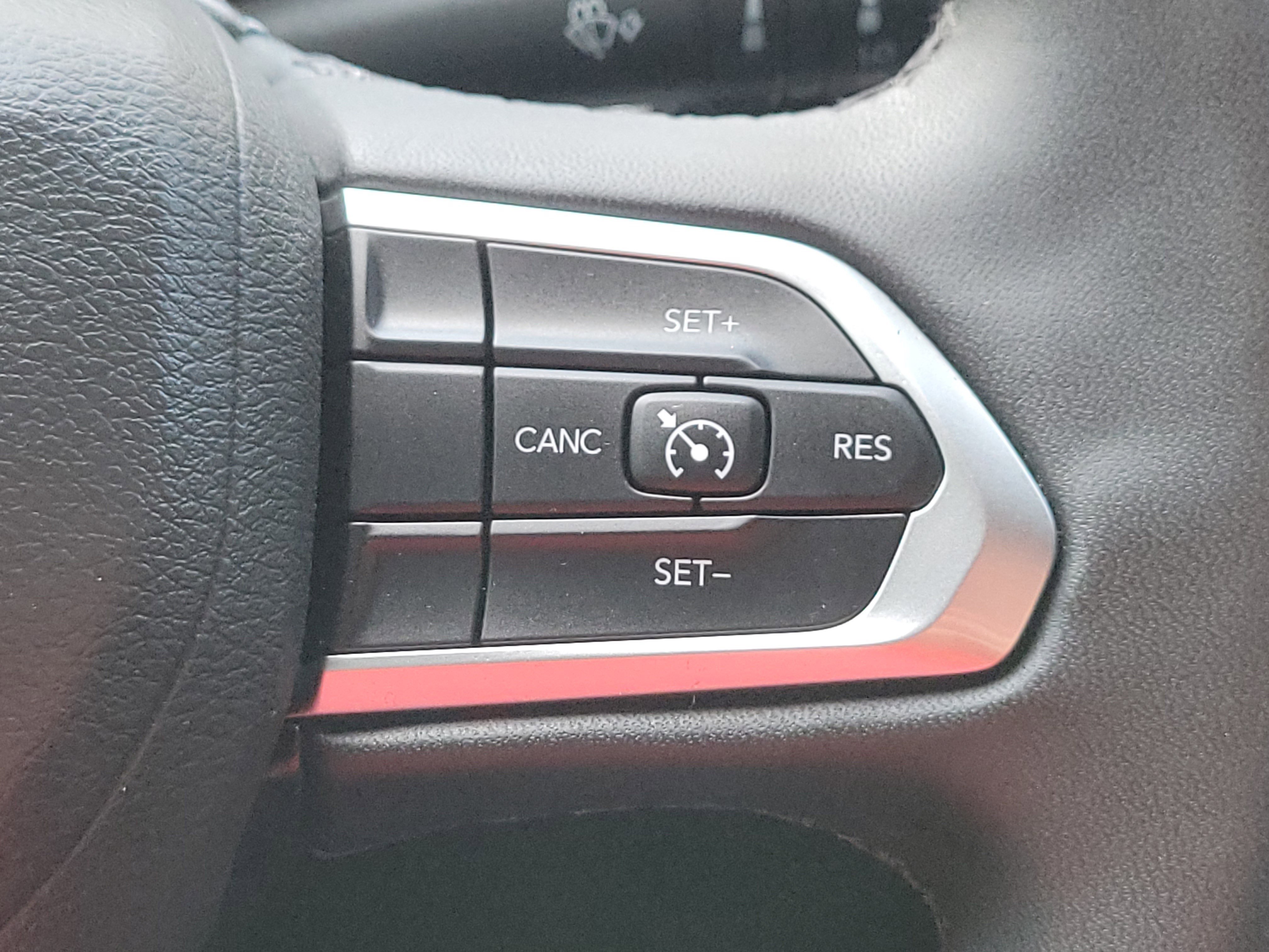 Used 2023 Jeep Compass Latitude image 25