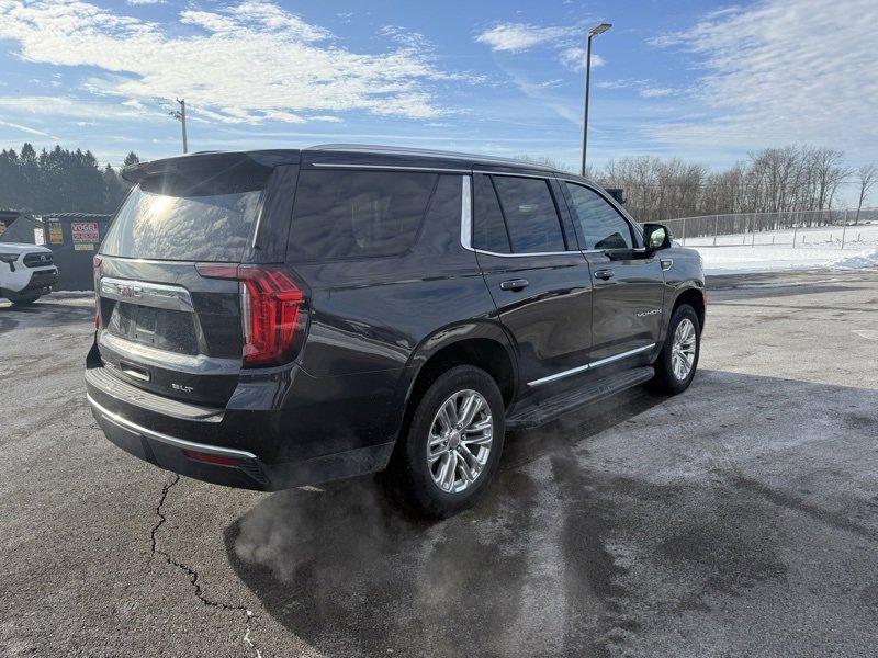 Used 2024 GMC Yukon SLT w/ SLT Premium Package image 6