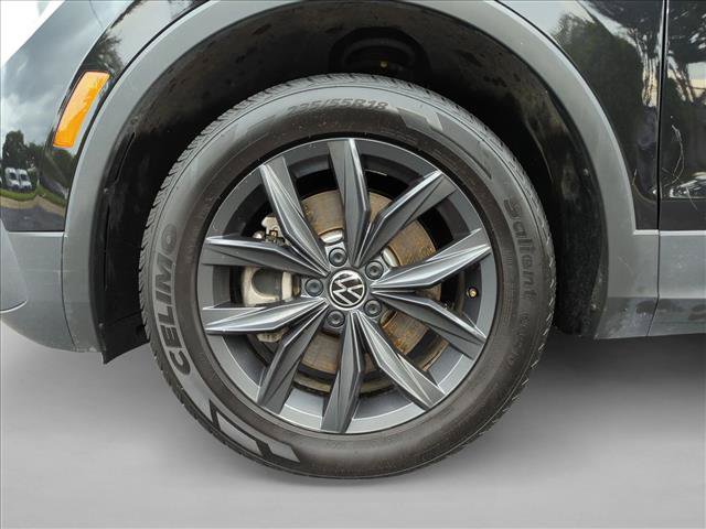 Used 2024 Volkswagen Tiguan SE FWD image 24