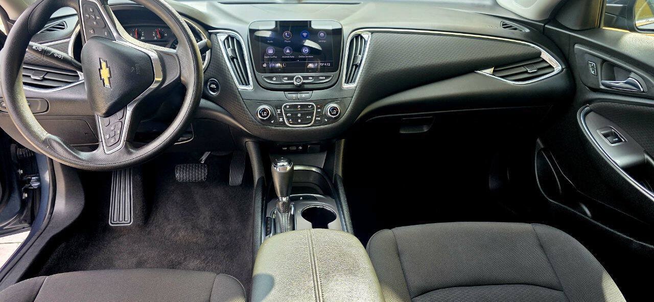 Used 2020 Chevrolet Malibu LT FWD image 13