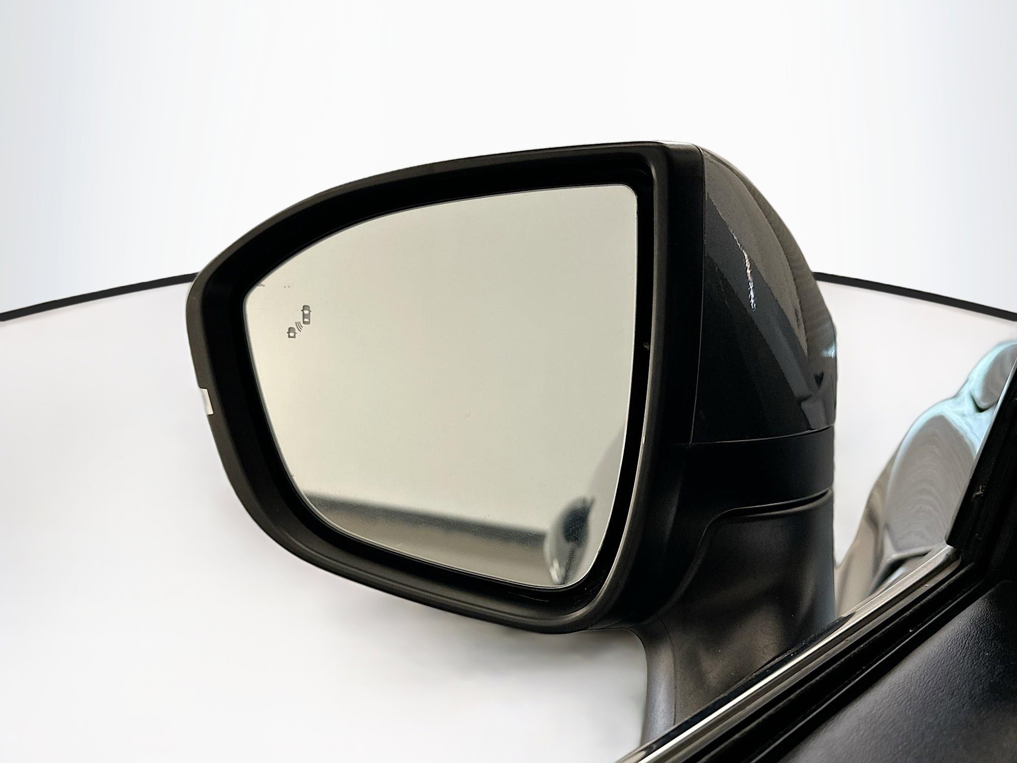 Used 2024 Nissan Pathfinder SV image 16