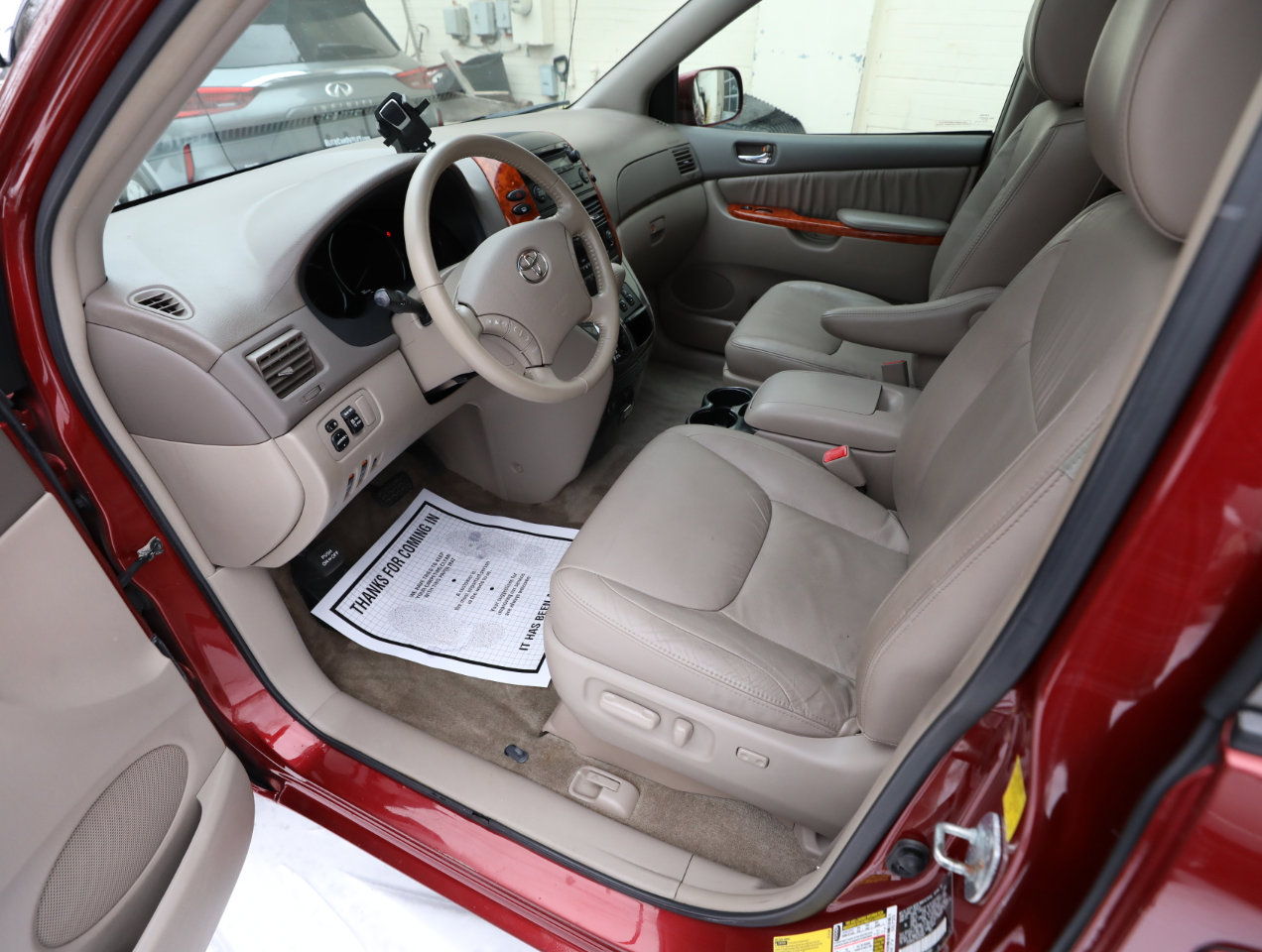 Used 2010 Toyota Sienna XLE FWD image 19