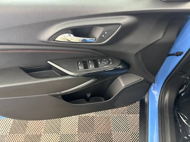 Used 2024 Chevrolet Trax RS w/ Sunroof Package FWD image 18