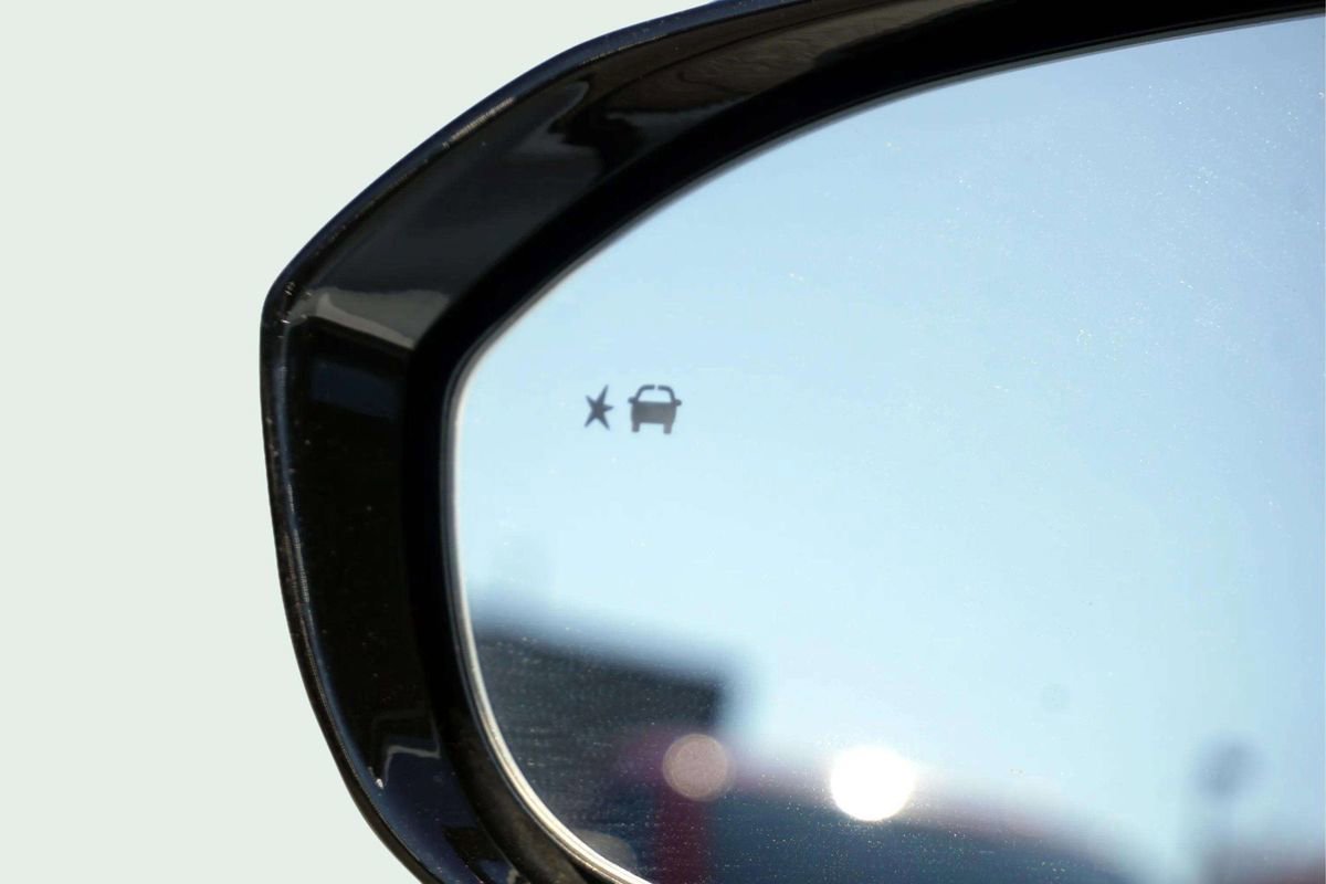 Used 2019 Chevrolet Bolt LT image 17