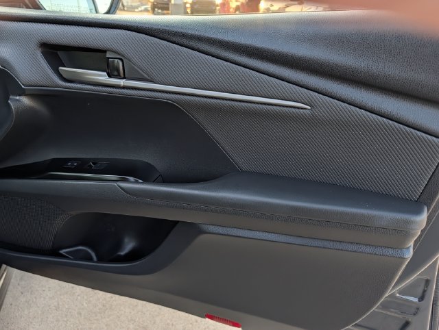 Used 2025 Toyota Camry SE FWD image 33