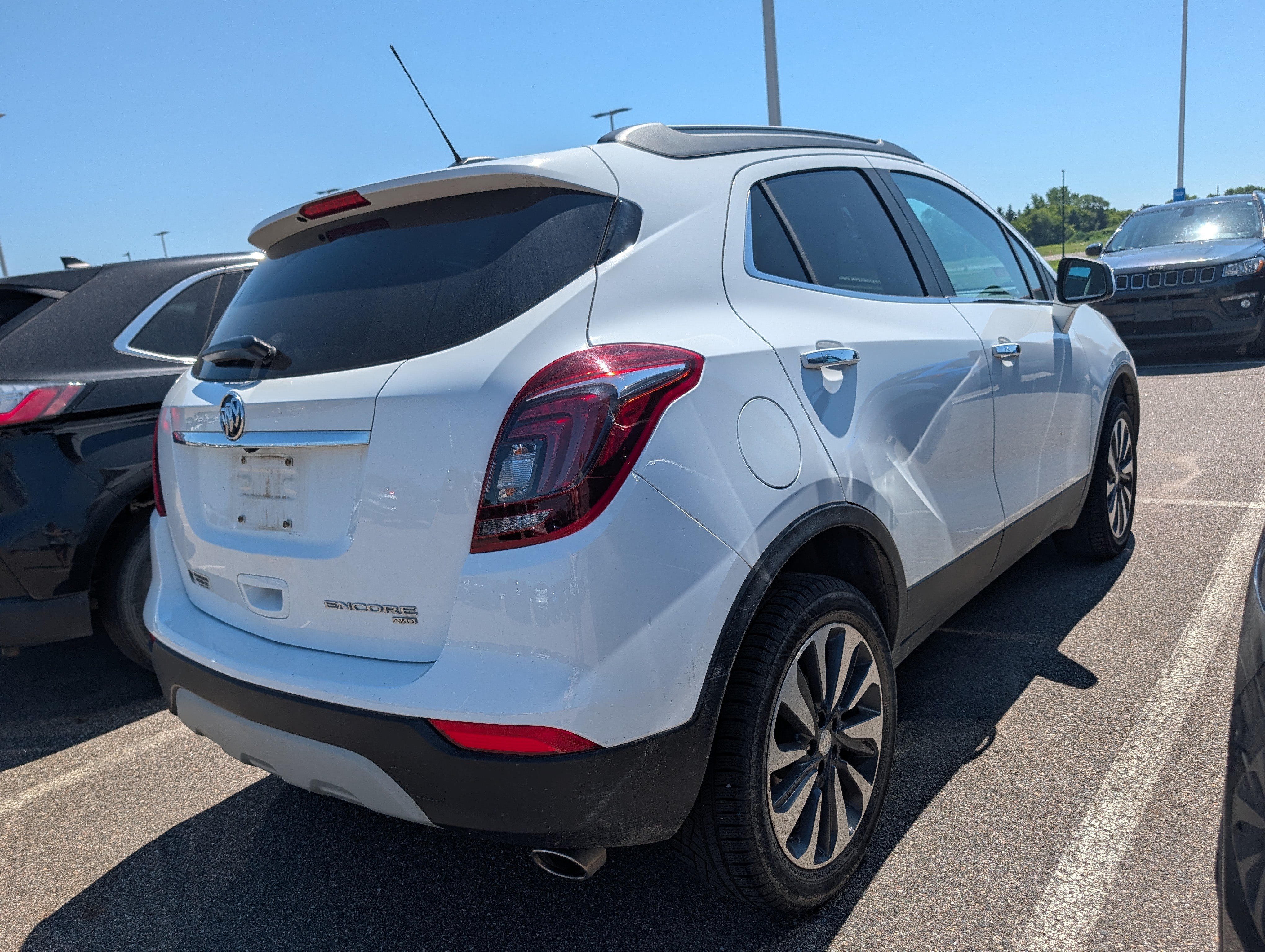 Used 2022 Buick Encore Preferred w/ Safety Package AWD/4WD image 4