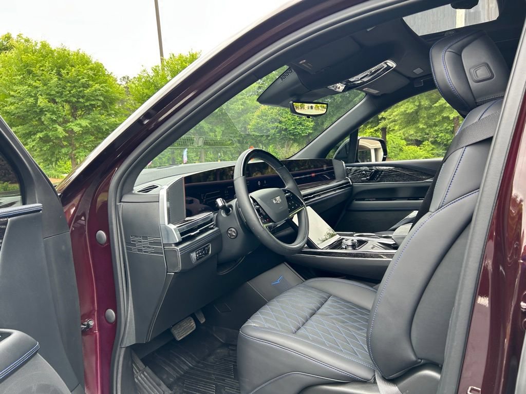 Used 2026 Cadillac Escalade IQ Sport 1 w/ LPO, Floor Liner Package AWD/4WD image 45