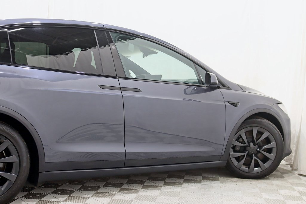 Used 2022 Tesla Model X image 10