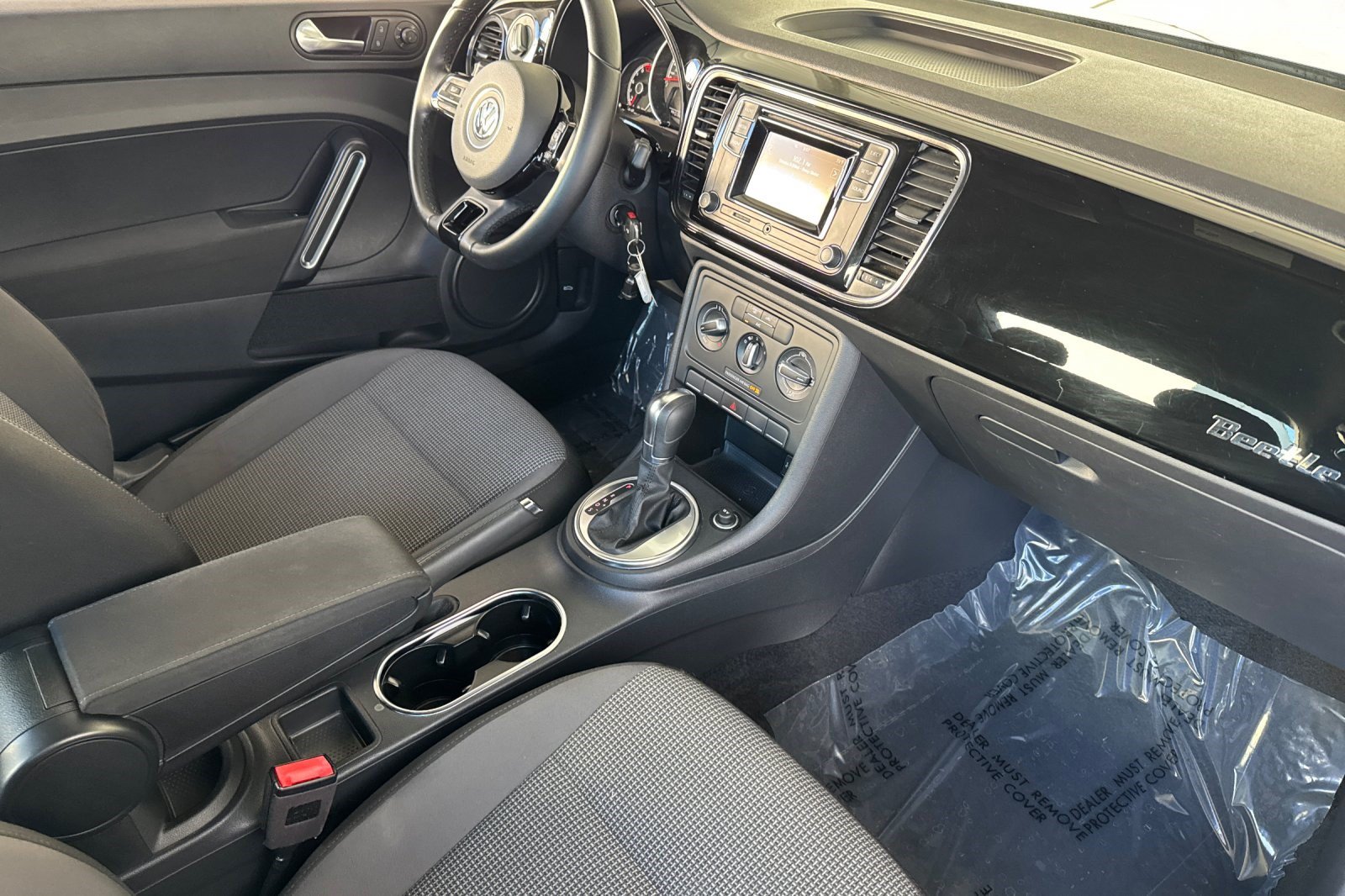 Used 2019 Volkswagen Beetle 2.0T S FWD image 31