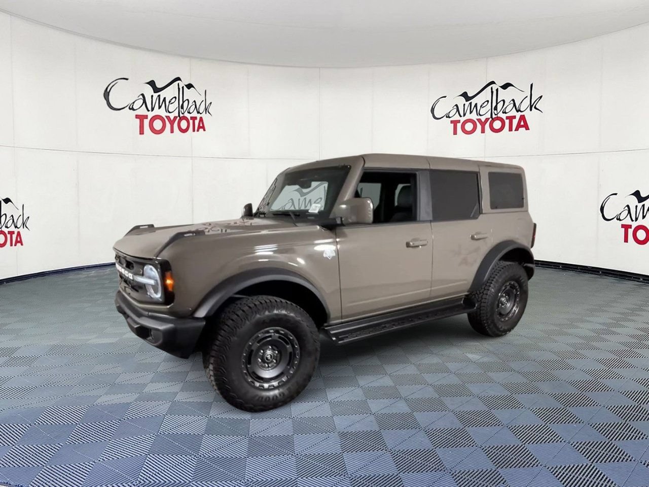 Used 2025 Ford Bronco Outer Banks w/ Sasquatch Package AWD/4WD image 7