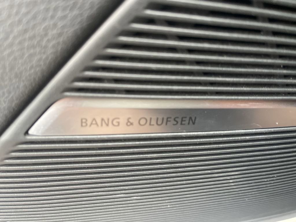 Used 2022 Audi Q8 Premium Plus image 35