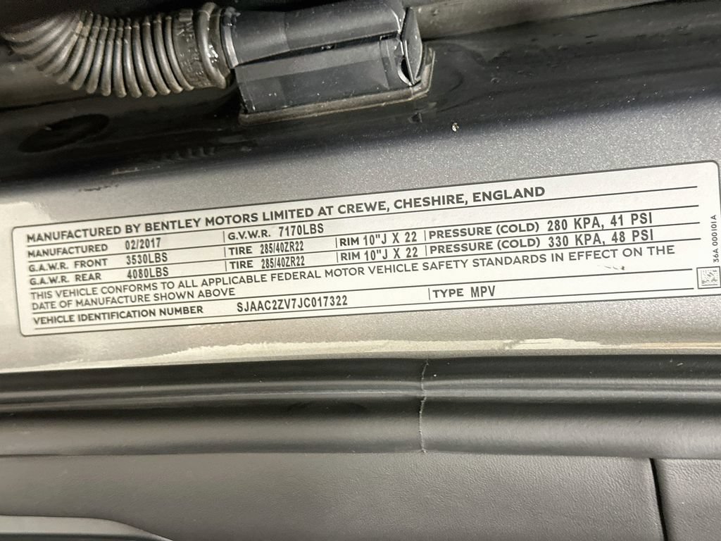 Used 2018 Bentley Bentayga AWD/4WD image 35