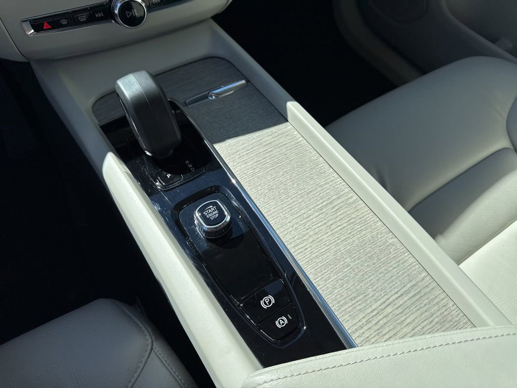 Used 2023 Volvo XC60 B5 Plus w/ Protection Package Premier image 26