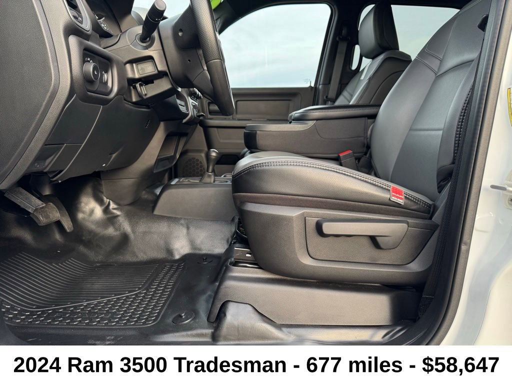 Used 2024 RAM 3500 Tradesman w/ Chrome Appearance Group image 10