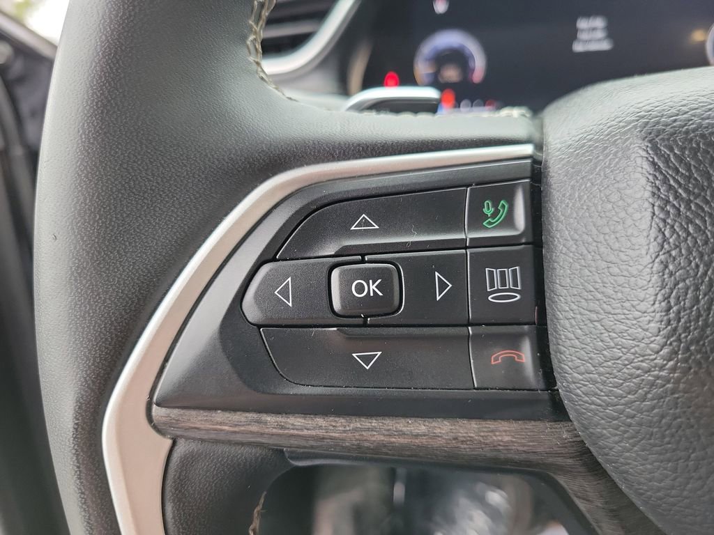 Certified 2023 Jeep Grand Cherokee Limited image 5