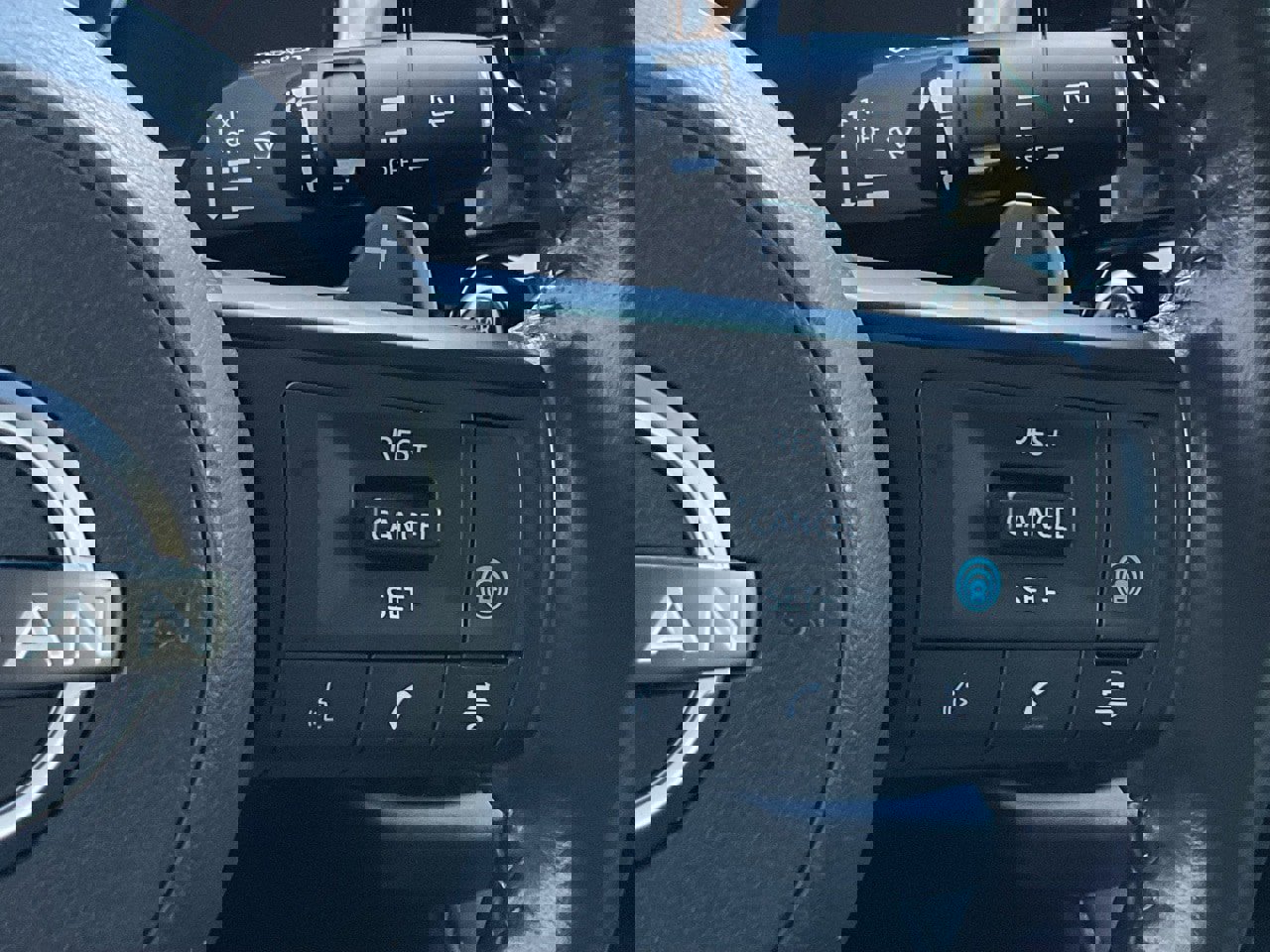 Used 2024 Nissan Pathfinder SV image 26