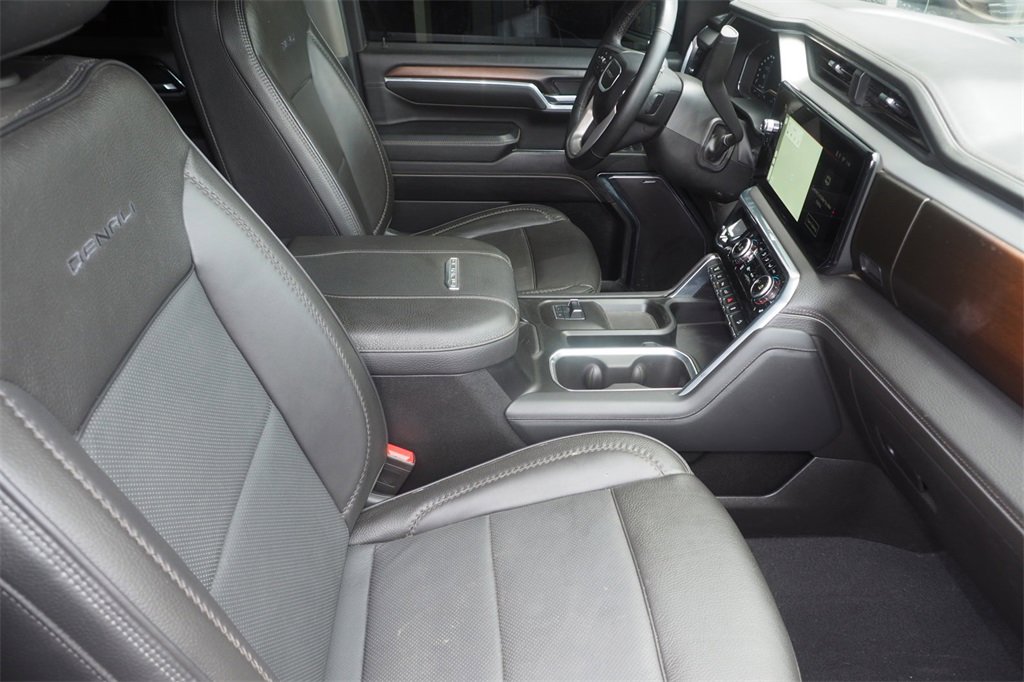 Used 2024 GMC Sierra 3500 Denali w/ Denali Reserve Package image 24