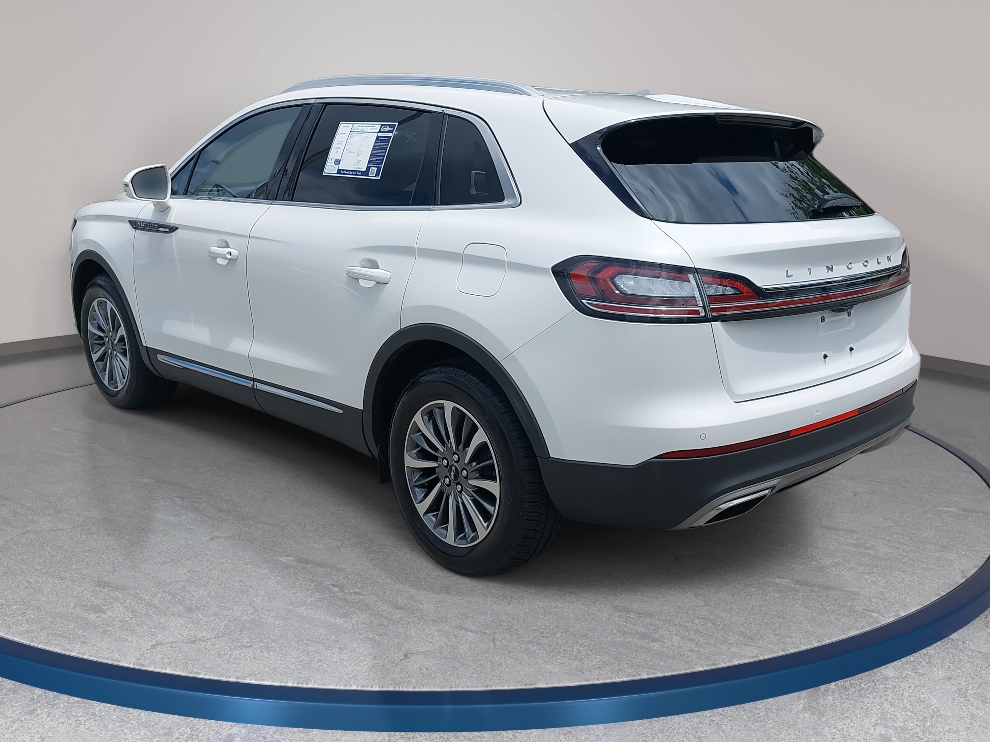 Used 2021 Lincoln Nautilus FWD w/ Equipment Group 101A image 7