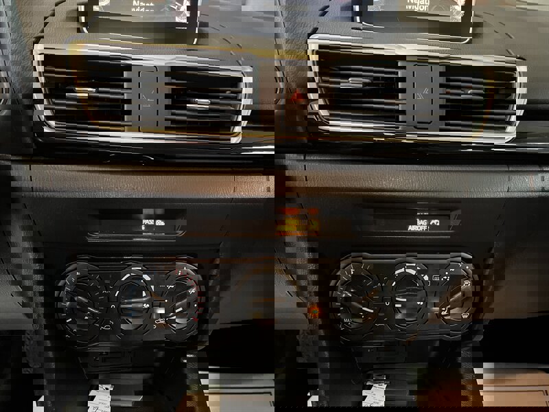 Used 2015 MAZDA MAZDA3 i Sport image 17