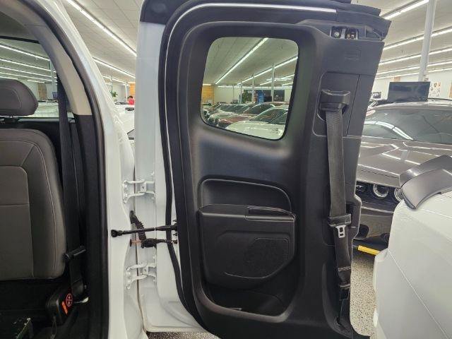 Used 2015 Chevrolet Colorado W/T RWD image 21
