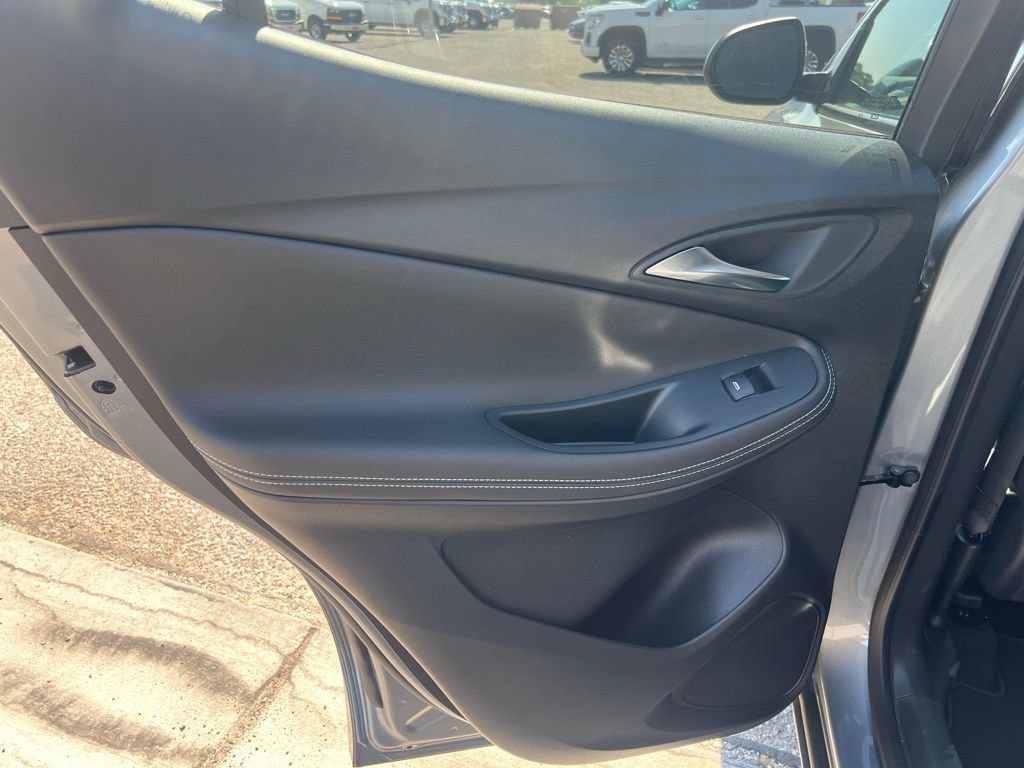 Used 2025 Buick Encore GX Avenir w/ Avenir Technology Package AWD/4WD image 16
