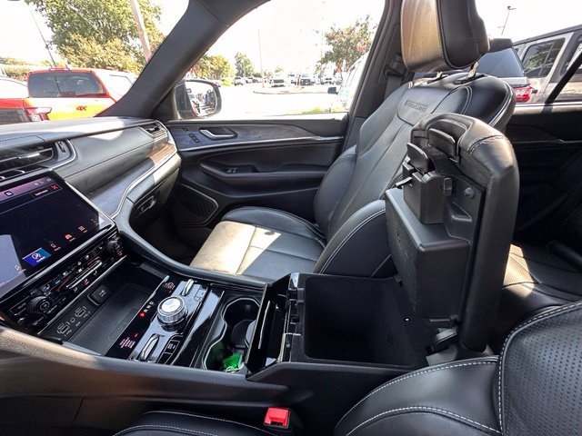 Used 2025 Jeep Grand Cherokee Overland w/ Adv Protech Group III AWD/4WD image 28