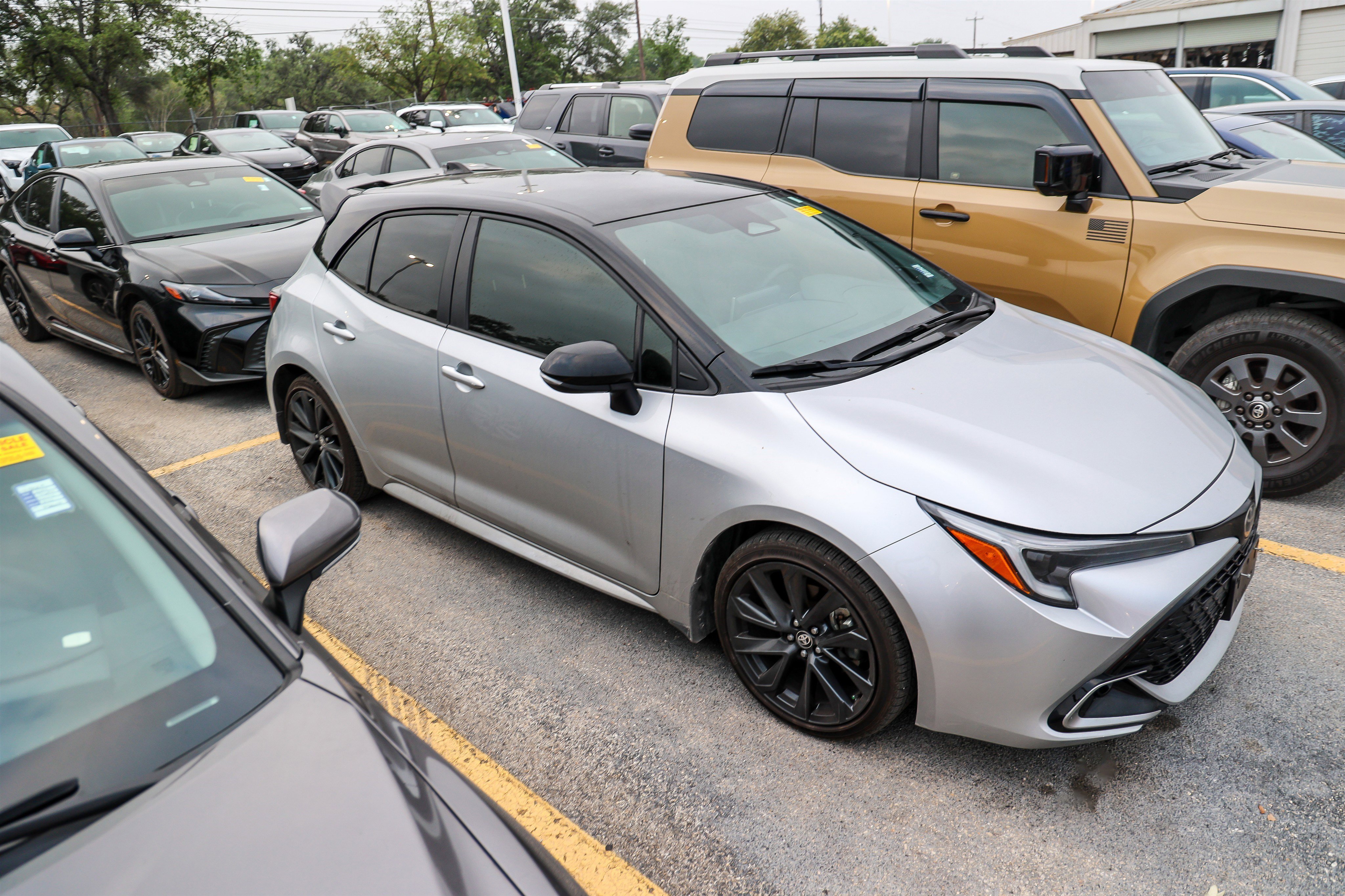 Used 2025 Toyota Corolla XSE FWD image 7