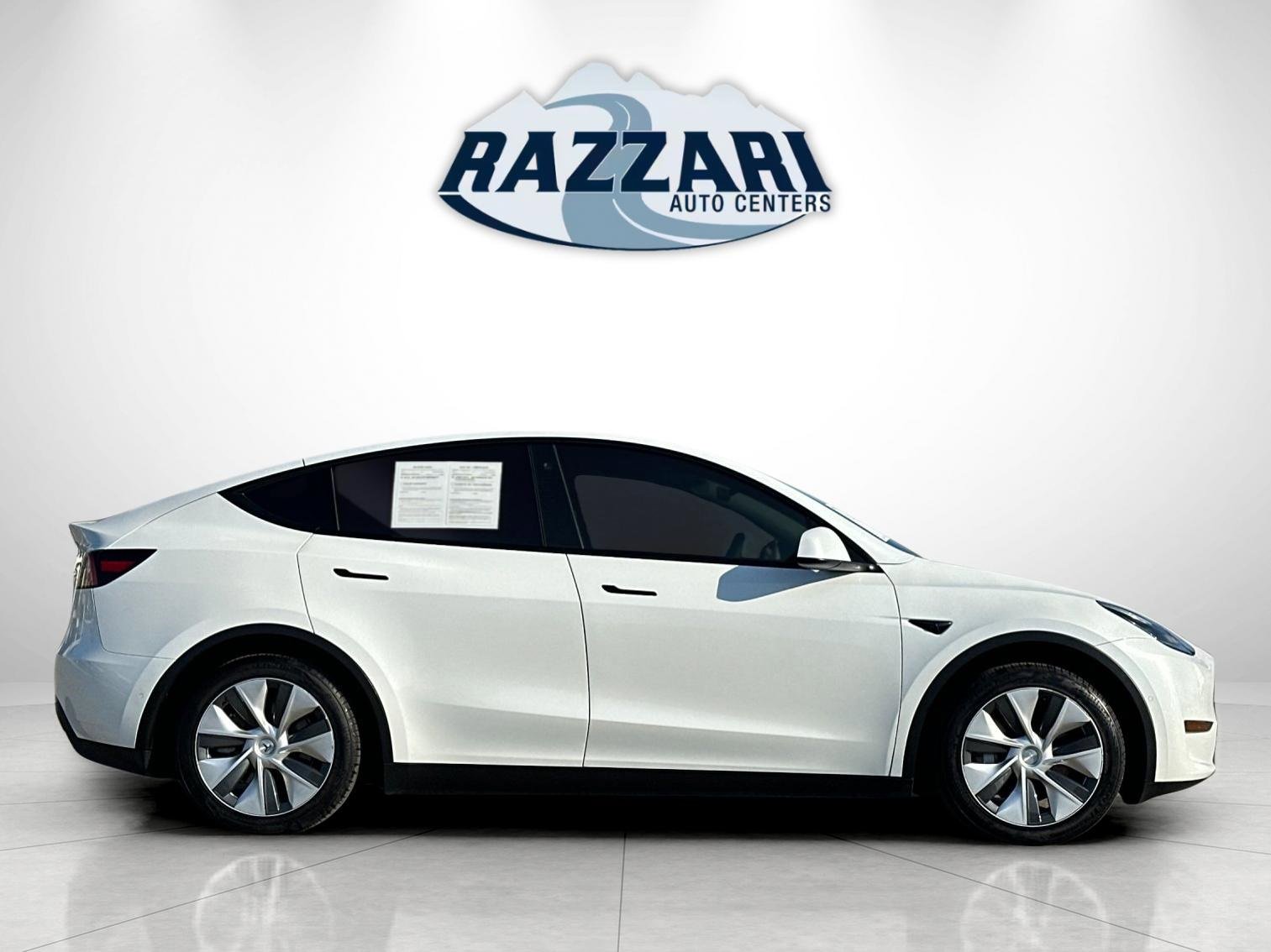 Used 2021 Tesla Model Y Standard Range image 2