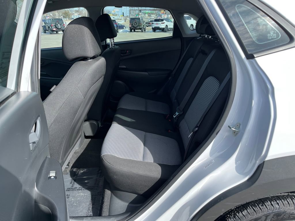 Used 2022 Hyundai Kona SE image 15