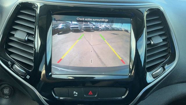 Used 2019 Jeep Cherokee Limited image 22