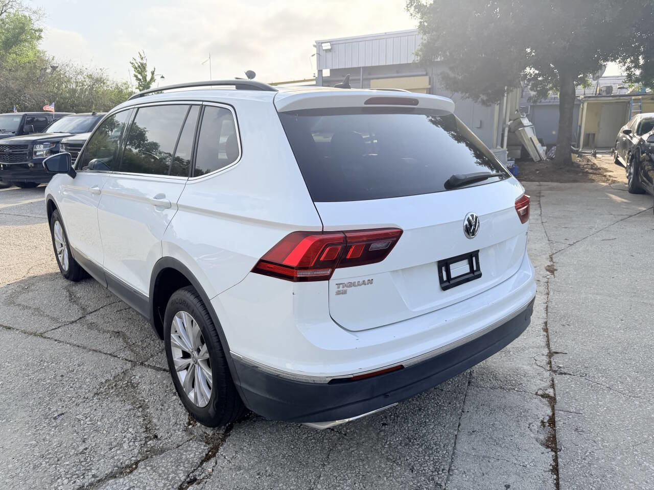 Used 2018 Volkswagen Tiguan SE FWD image 7