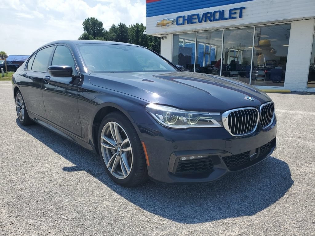 Used 2018 BMW 750i xDrive AWD/4WD image 1