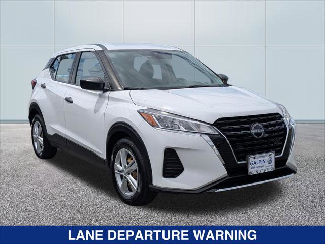 Used 2023 Nissan Kicks S FWD image 7