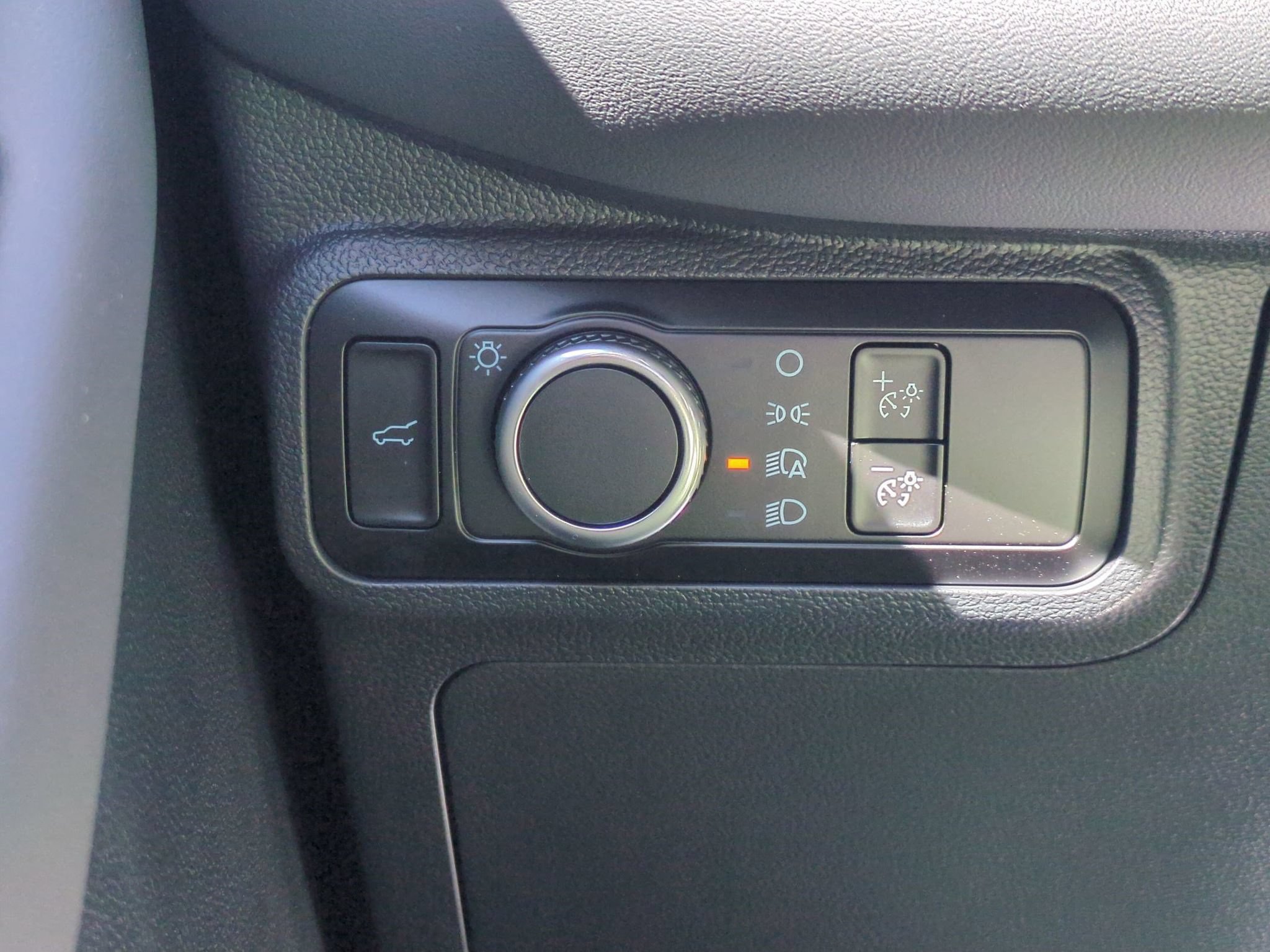 Used 2026 Ford Explorer Active RWD image 14