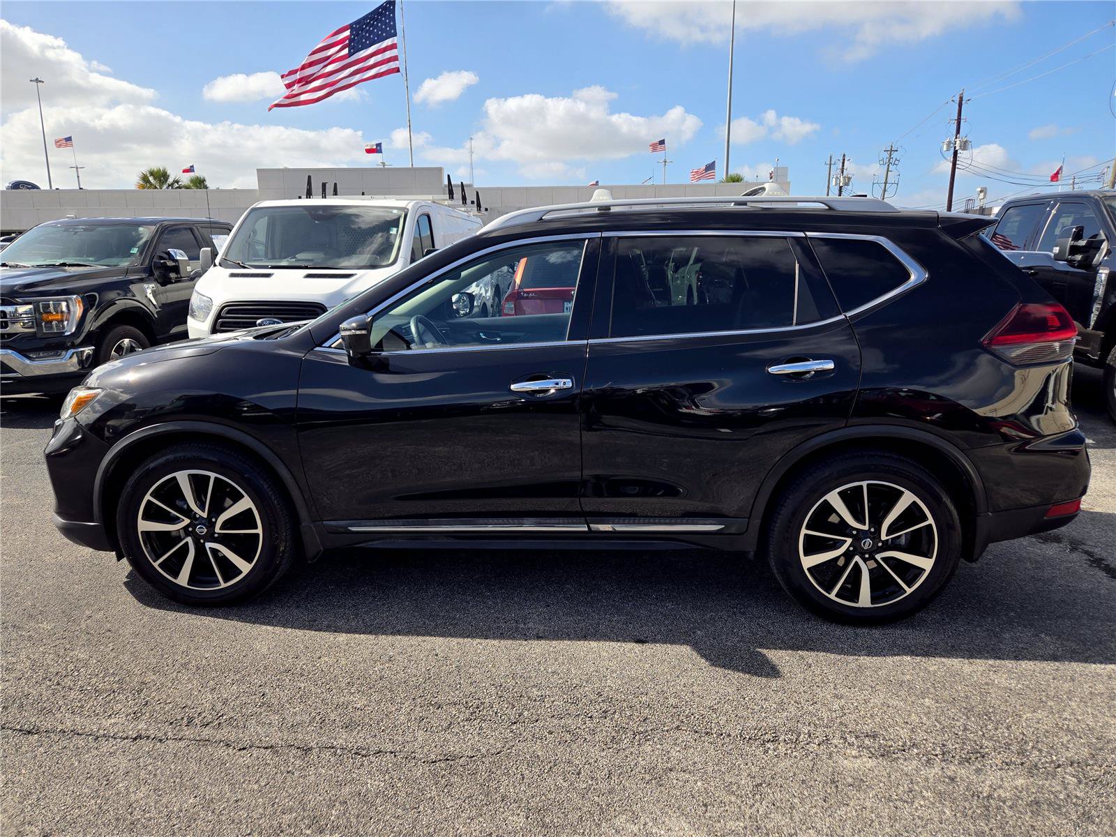 Used 2019 Nissan Rogue SL w/ Premium Package FWD image 5