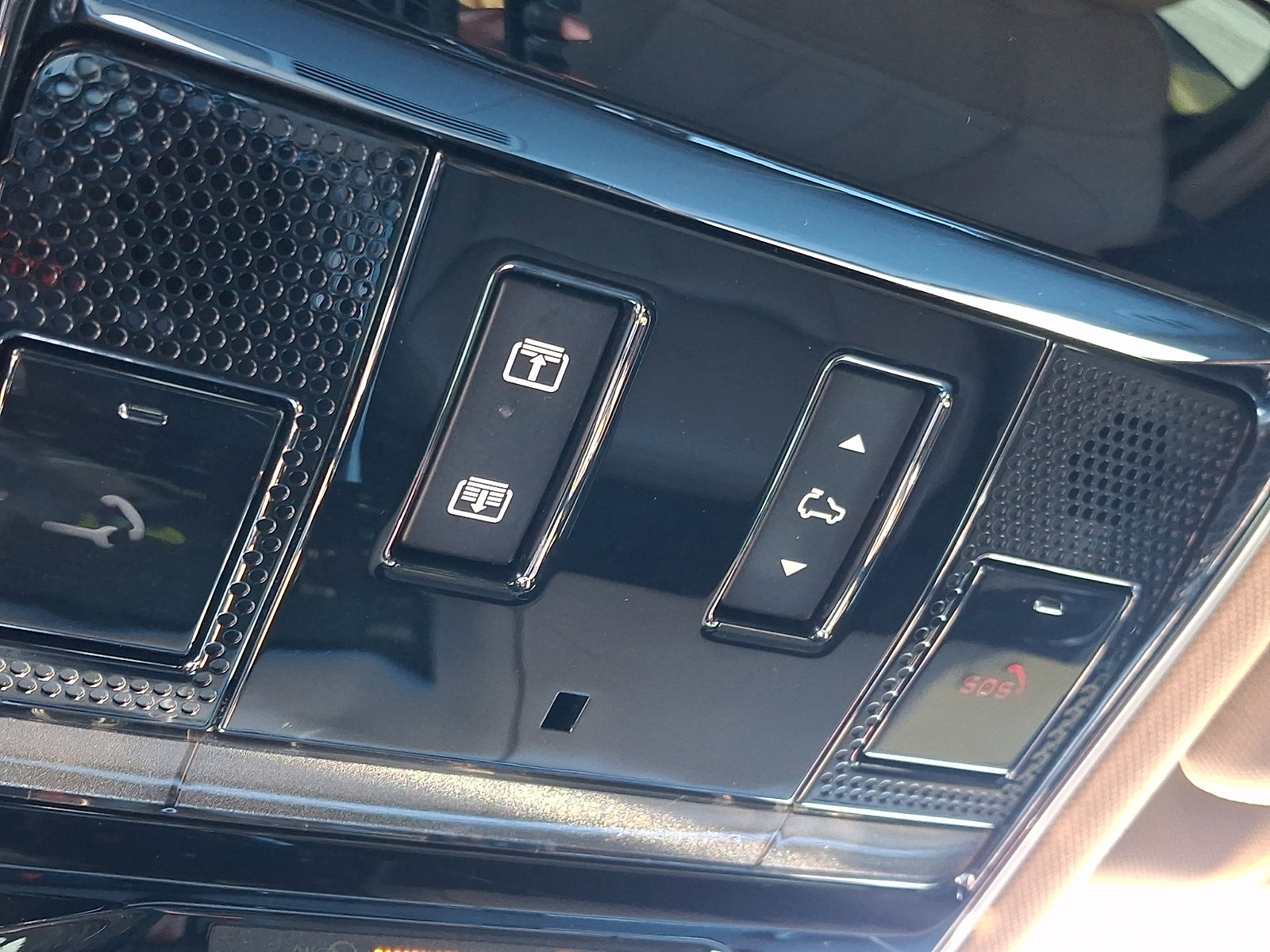 Used 2024 Land Rover Range Rover Sport SE image 24