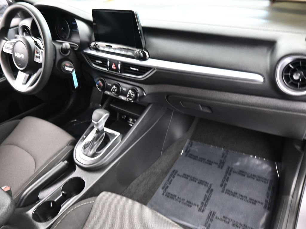 Used 2023 Kia Forte LXS image 36