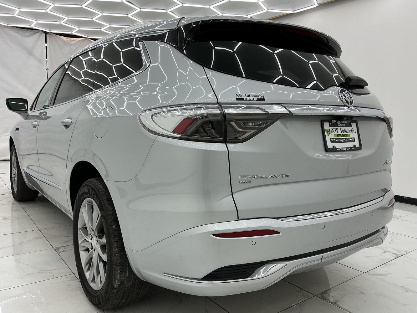 Used 2022 Buick Enclave Avenir w/ Trailering Package, 5000 lbs. AWD/4WD image 9