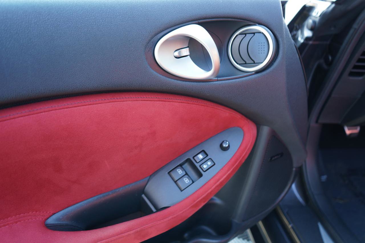 Used 2010 Nissan 370Z Touring w/ Sport Pkg image 17