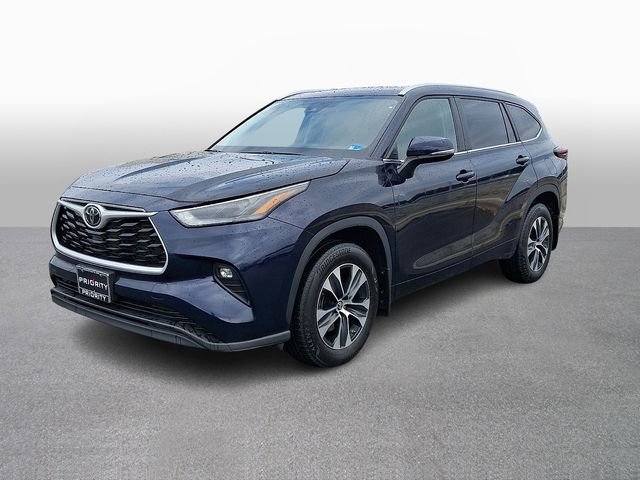 Used 2024 Toyota Highlander XLE image 1